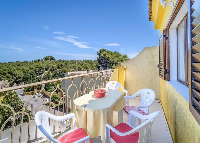 1 Bedroom Lovely In Apartament *